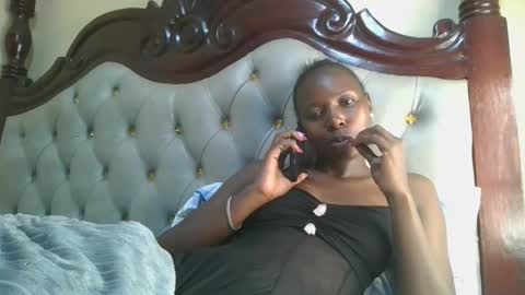 Snapshot of melaninblue chatting on January 6, 5:49 pm melaninblue online show from January 6, 5:49 pm