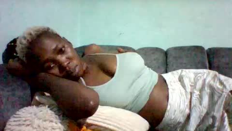 melaninndriping online show from November 7, 12:16 pm