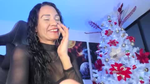 melannia_hills online show from December 13, 7:58 am