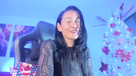 melannia_hills online show from December 19, 8:02 am