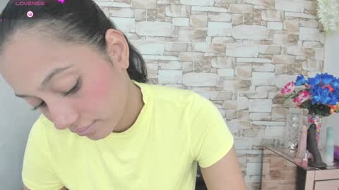 melannie roses online show from January 8, 9:23 pm