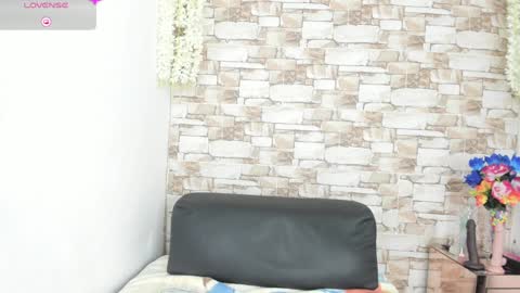 melannie roses online show from January 16, 1:16 am