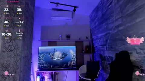 Snapshot of melanny_luv chatting on March 5, 9:33 pm MelanyLuv online show from March 5, 9:33 pm