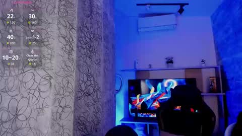 Snapshot of melanny_luv chatting on March 18, 10:02 pm MelanyLuv online show from March 18, 10:02 pm