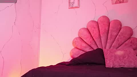 Snapshot of melanny_luv chatting on March 24, 9:09 pm MelanyLuv online show from March 24, 9:09 pm