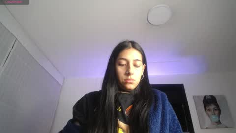 melanny_petite online show from May 6, 11:37 am