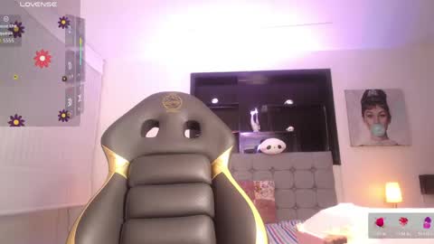 melanny_petite online show from May 10, 12:10 pm