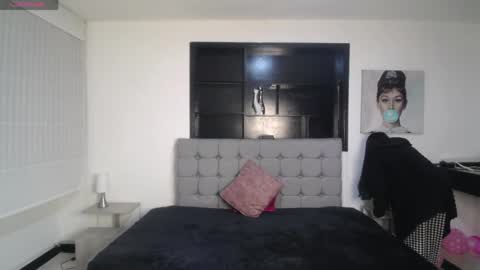 melanny_petite online show from May 20, 12:22 pm