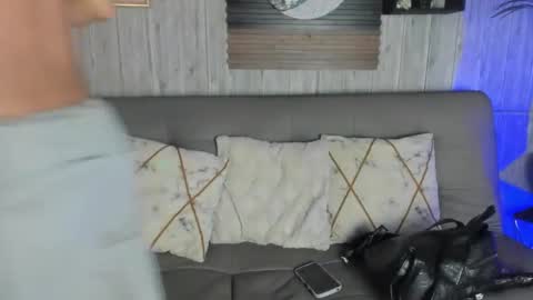 Snapshot of melany_27 chatting on October 2, 3:19 pm Melany online show from October 2, 3:19 pm