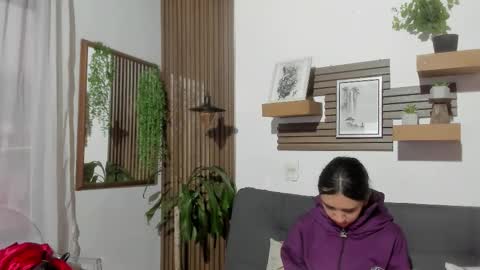 Snapshot of melany_27 chatting on February 26, 11:09 am Melany online show from February 26, 11:09 am