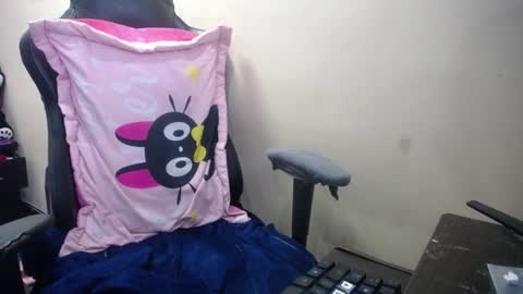 melany online show from December 13, 5:43 pm