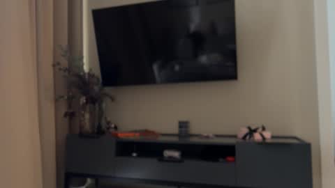 Snapshot of melanybunny chatting on February 21, 12:39 pm Adel online show from February 21, 12:39 pm