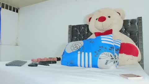Snapshot of melanyy_miller chatting on July 2, 12:43 am melanny online show from July 2, 12:43 am