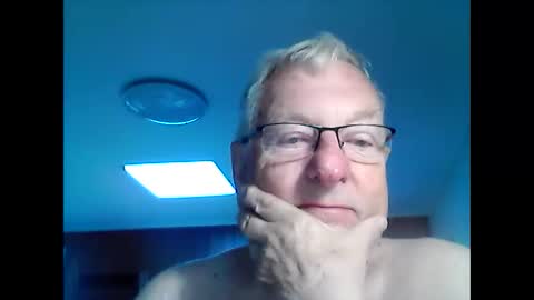 Snapshot of melbourne000 chatting on November 5, 12:10 am melbourne000 online show from November 5, 12:10 am