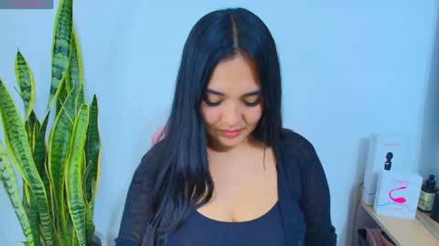    Independent model online show from April 28, 10:48 pm