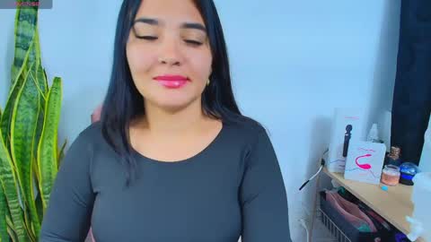   Independent model online show from May 18, 4:07 am
