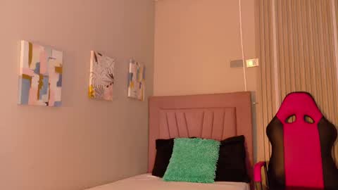 meli_peach online show from November 23, 12:16 pm