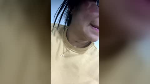 Snapshot of melie_me chatting on March 19, 11:03 am MELIE online show from March 19, 11:03 am