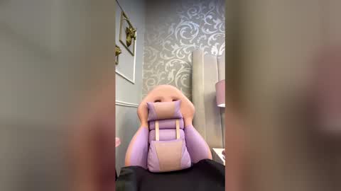 Snapshot of melie_me chatting on March 24, 10:42 am MELIE online show from March 24, 10:42 am