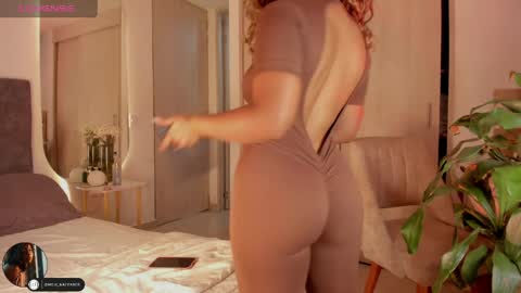 Snapshot of melina_ferrer1 chatting on April 10, 12:54 pm EI online show from April 10, 12:54 pm