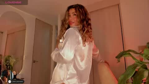 Snapshot of melina_ferrer1 chatting on April 11, 1:59 pm EI online show from April 11, 1:59 pm