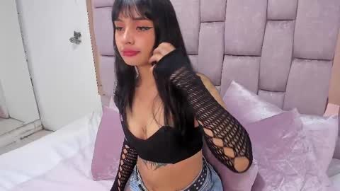 melina_voss online show from May 5, 4:20 am