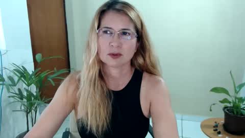 Melinda online show from April 3, 12:08 am