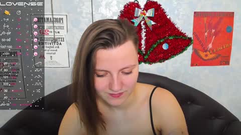 Snapshot of melindat chatting on December 19, 5:29 am Melinda online show from December 19, 5:29 am