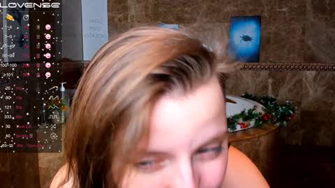 Snapshot of melindat chatting on December 28, 4:19 am Melinda online show from December 28, 4:19 am