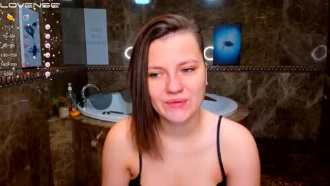 Melinda online show from December 2, 1:33 am