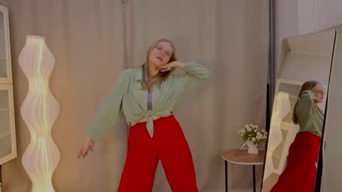 Alice - online show from April 3, 8:29 pm