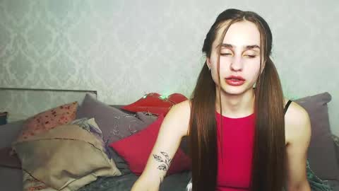 melisareu online show from December 15, 5:10 pm