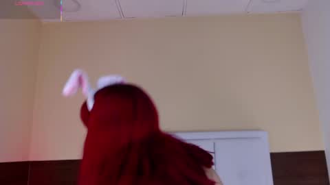 Snapshot of melissa05_ chatting on April 2, 7:33 pm online show from April 2, 7:33 pm