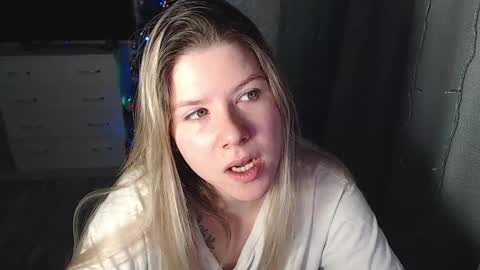 Melissa  Ray online show from January 9, 6:47 pm