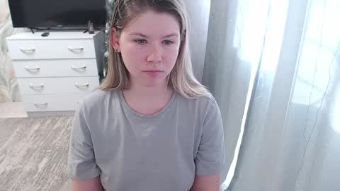 Melissa  Ray online show from January 23, 8:36 am