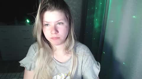 Melissa  Ray online show from March 5, 10:32 pm