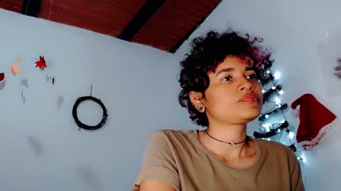 Snapshot of melissa_and_carol chatting on December 15, 9:53 pm Carol - Dany online show from December 15, 9:53 pm