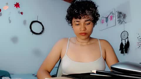 Snapshot of melissa_and_carol chatting on February 16, 8:33 pm Carol - Dany online show from February 16, 8:33 pm