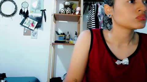 Snapshot of melissa_and_carol chatting on March 16, 3:49 pm Carol - Dany online show from March 16, 3:49 pm