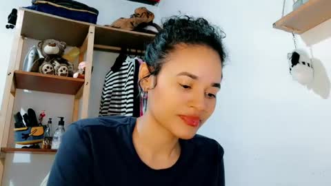 Snapshot of melissa_and_carol chatting on March 18, 3:59 pm Carol - Dany online show from March 18, 3:59 pm