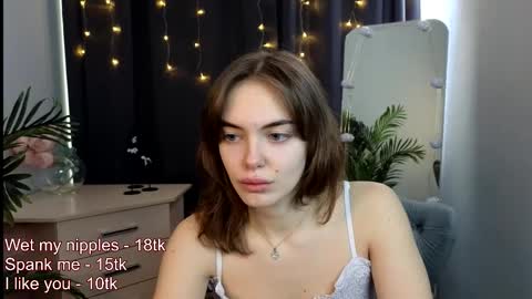 Snapshot of melissa_drake chatting on February 13, 8:10 am melissa_drake online show from February 13, 8:10 am