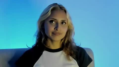 Snapshot of melissa_noir chatting on March 8, 6:17 am melissa_noir online show from March 8, 6:17 am