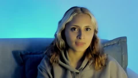 Snapshot of melissa_noir chatting on March 10, 6:29 am melissa_noir online show from March 10, 6:29 am