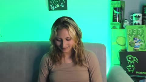 Snapshot of melissa_noir chatting on April 9, 6:30 am melissa_noir online show from April 9, 6:30 am