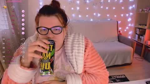 Snapshot of melissa_purr chatting on January 7, 11:48 am melissa_purr online show from January 7, 11:48 am