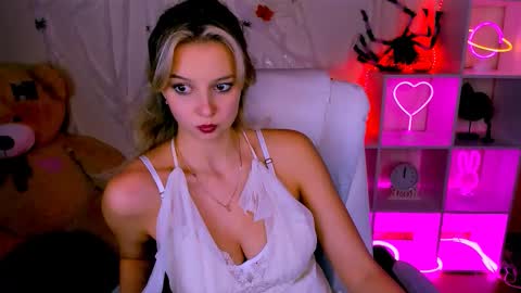 Snapshot of melissa_richardson chatting on October 28, 2:31 pm Melissa online show from October 28, 2:31 pm