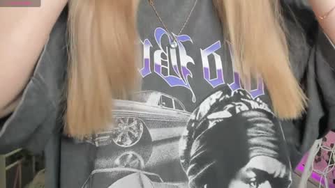 Snapshot of melissa_sshy chatting on January 6, 2:04 am Melissa HOT CONTENT HERE online show from January 6, 2:04 am