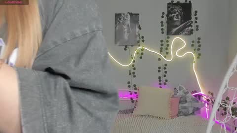 Snapshot of melissa_sshy chatting on January 8, 5:59 am Melissa HOT CONTENT HERE online show from January 8, 5:59 am