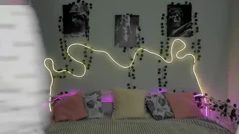 Snapshot of melissa_sshy chatting on February 10, 9:58 am Melissa HOT CONTENT HERE online show from February 10, 9:58 am