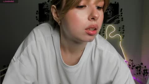 Snapshot of melissa_sshy chatting on March 10, 8:04 am Melissa HOT CONTENT HERE online show from March 10, 8:04 am